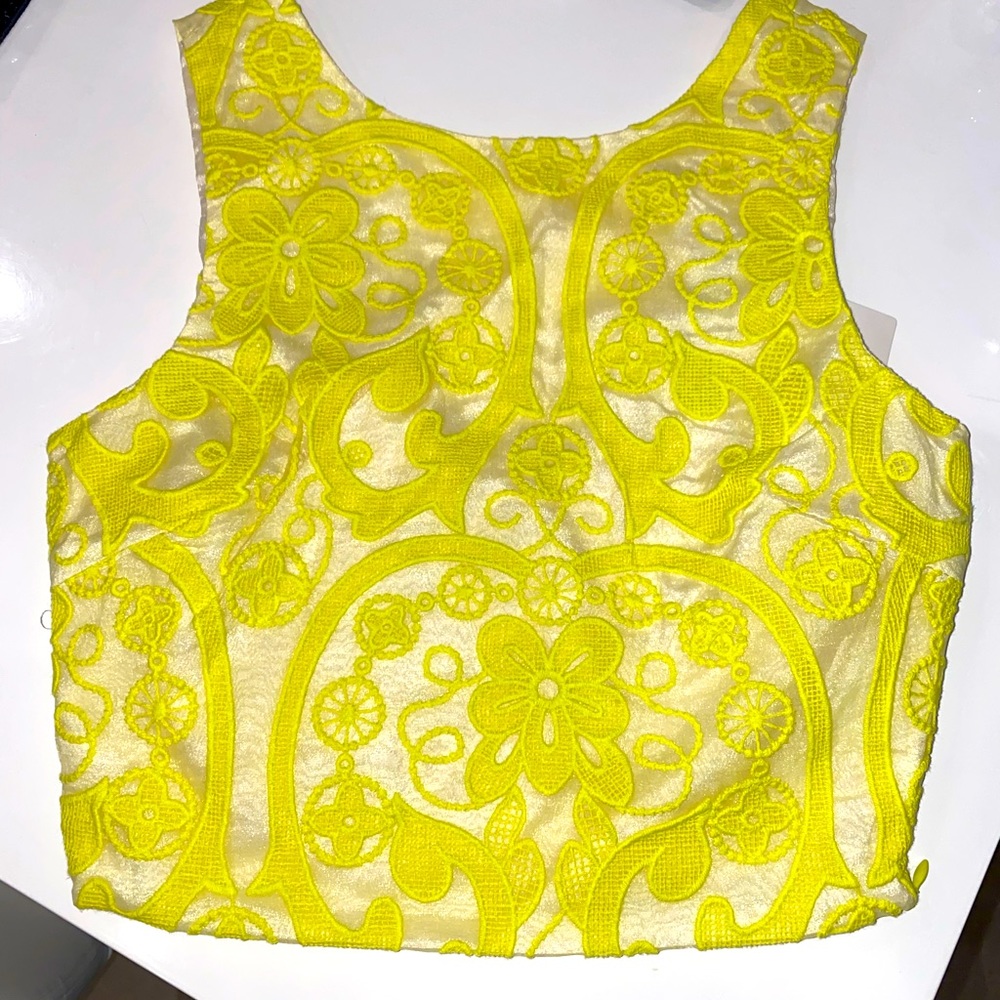 Yellow Reece laced cropped top 😍
